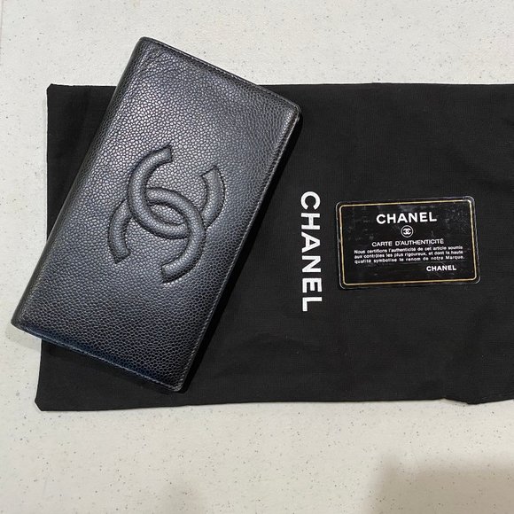 CHANEL Accessories - CHANEL Black Leather Wallet/Cardholder